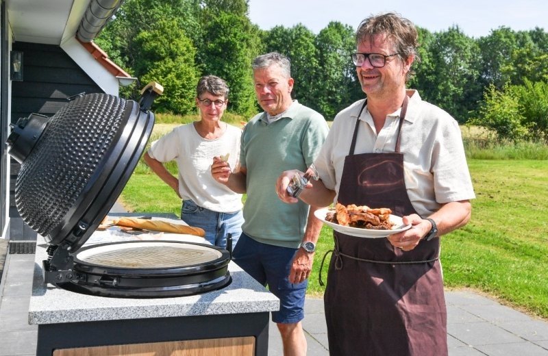 Neu: Außenküche mit Kamado BBQ